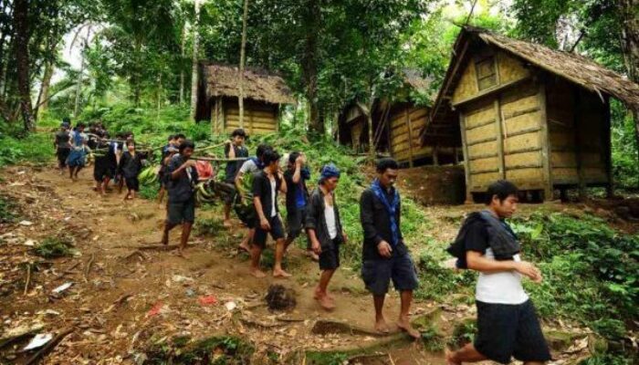 Rahasia Kesaktian Suku Baduy Banten Dari Menaklukan Hewan Buas Hingga Mampu Berjalan Ratusan Kilometer Tanpa Alas Kaki