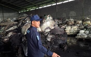 Dilarang Beroperasi Lagi, Pemilik Gudang Limbah Oli B3 di Pasar Kemis Bungkam