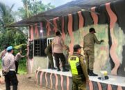Aparat Gabungan Sweeping Posko Ormas di Kabupaten Tangerang