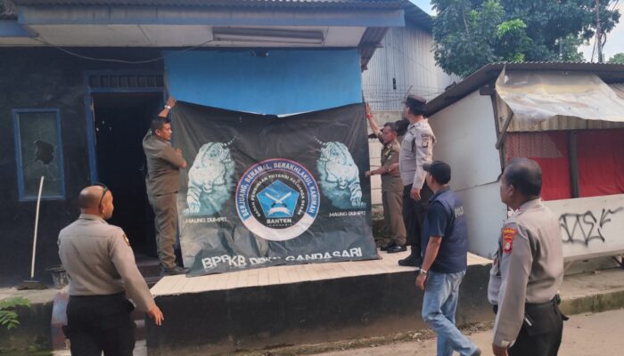 Terkesan Intimidasi Warga, 72 Atribut Ormas di Tangerang Diturunkan