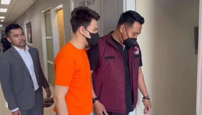 Ditetapkan Jadi Tersangka, Aktor Jonathan Frizzy Alias Ijonk Terancam Bui 5 Tahun