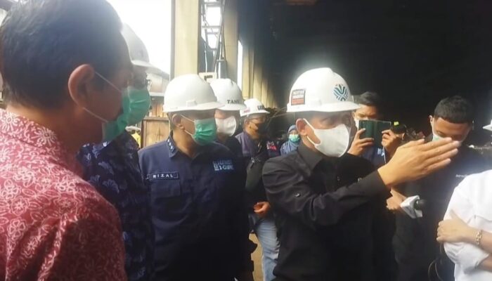 Diduga Cemari Udara, Menteri LH Hentikan Operasional Dua Pabrik Baja di Tangerang