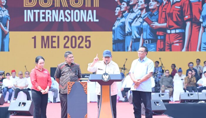 Bercanda Bersama Buruh di Peringatan May Day, Prabowo Ngaku  Jadi Presidennya Orang Susah