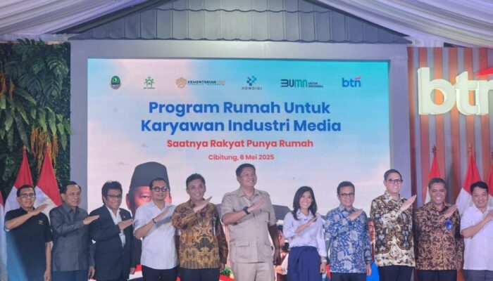 Menteri PKP Bagikan Kunci Rumah Subsidi Bagi Wartawan