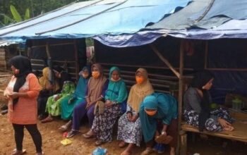 Ratusan Pengungsi di Lebak Minta Rumah ke Gubernur Banten