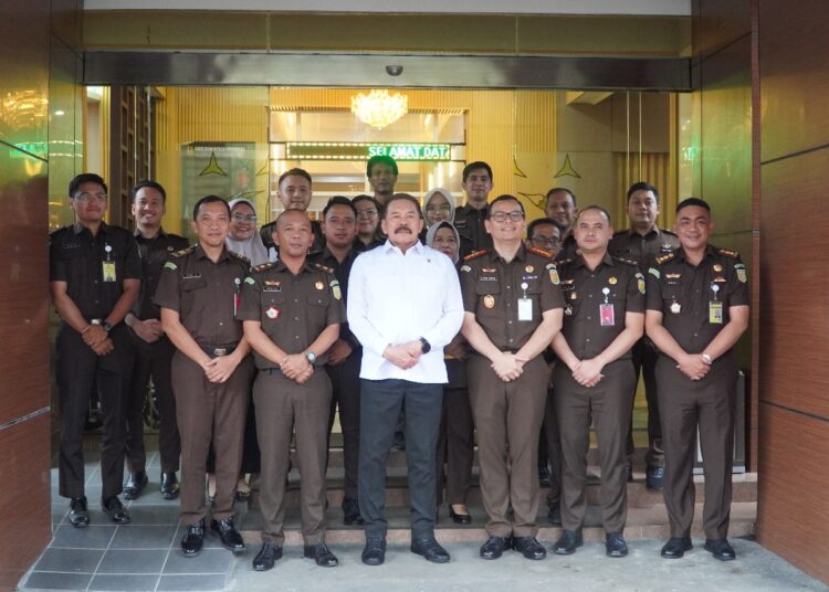kejari kabupaten tangerang didatangi jaksa agung