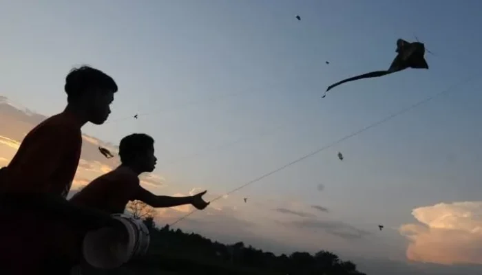 Main Layangan Sembarangan, KTP Bakal Diblokir