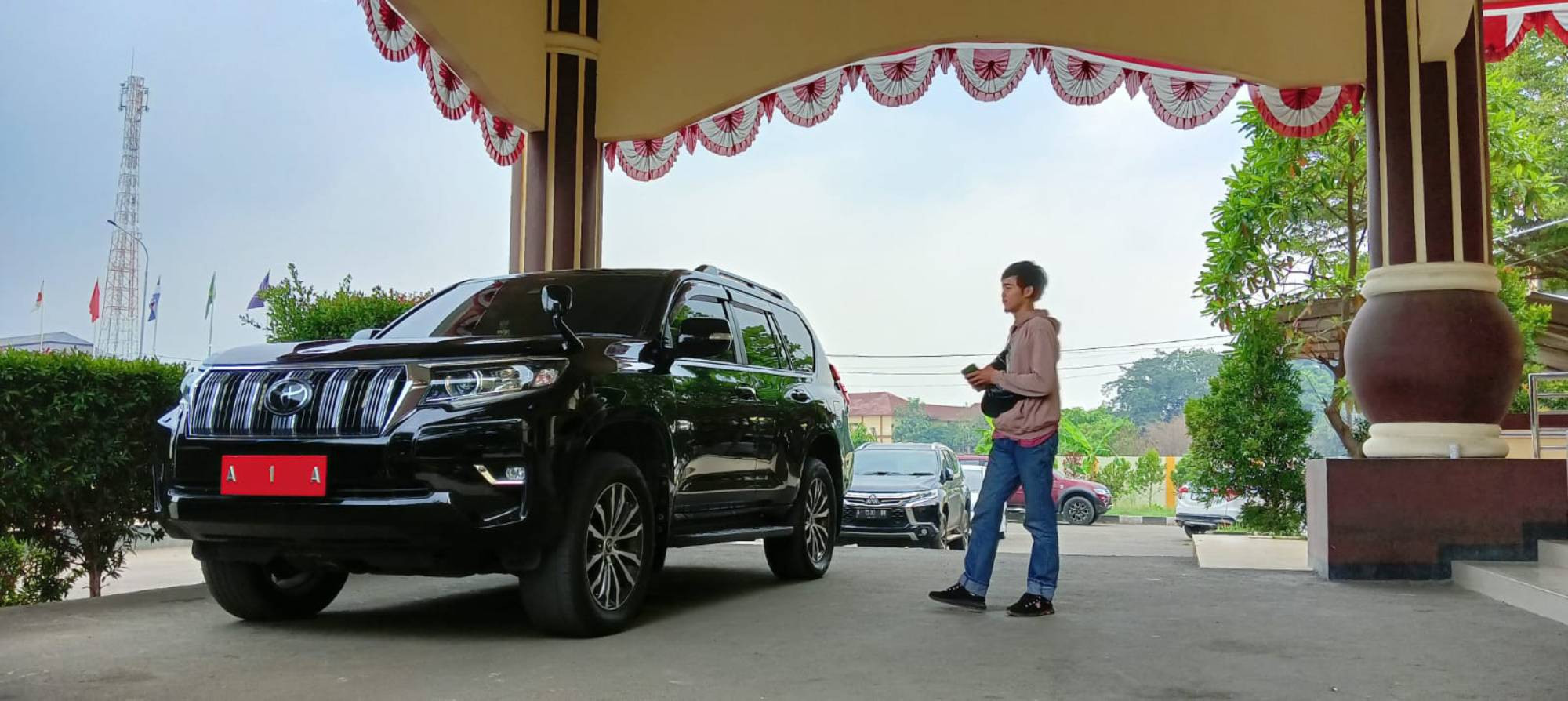 mobil dinas bupati dan wakil bupati serang