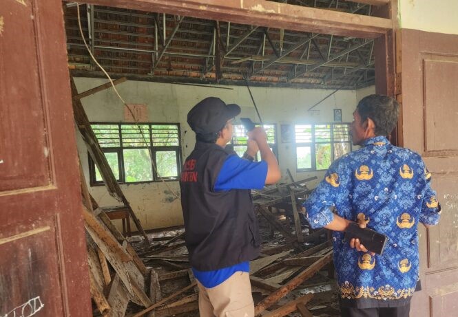 Kondisi SDN 3 Cikayas Pandeglang Dinilai Membahayakan Murid