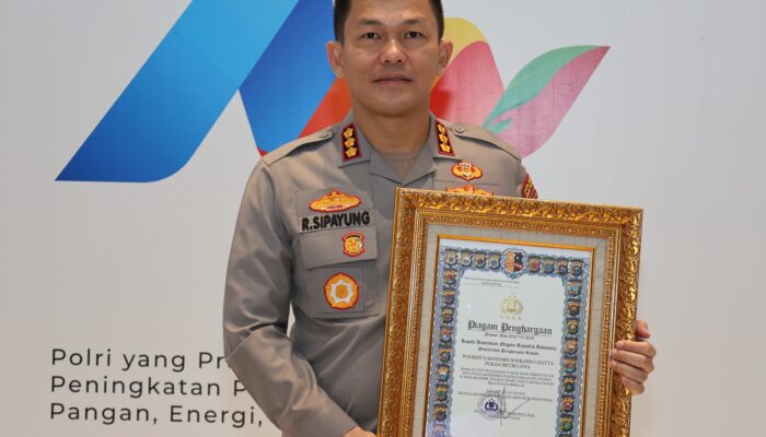 Kapolresta Bandara Soetta Terima Penghargaan dari Kapolri