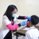 masuk sekolah rakyat dicek telinga dan gigi