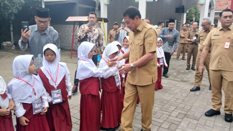 Bupati Tangerang Kawal Langsung Sekolah Gratis di SDS Al Hidayah Kosambi