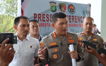 kapolreta bandara soetta kombes pol ronald sipayung saat memberikan keterangan terkait kasus pelecehan di pesawat