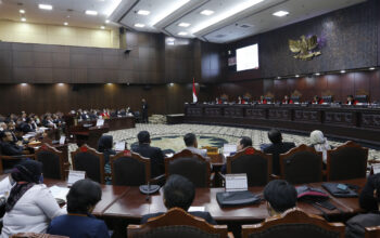 Tak Perlu Jadi Sarjana untuk Jadi Capres dan Cawapres