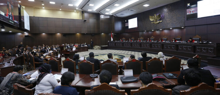 sidang di mk