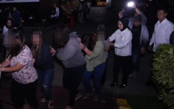tersangka perdagangan bayi ke singapura