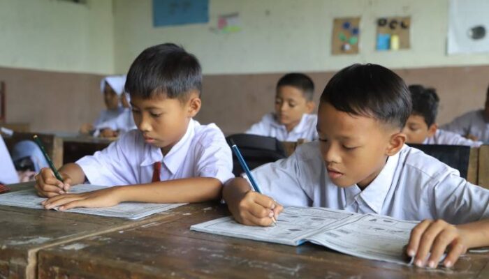 Banyak Sekolah Belum Mampu Kelola Dana Pendidikan Pemberian Pemerintah