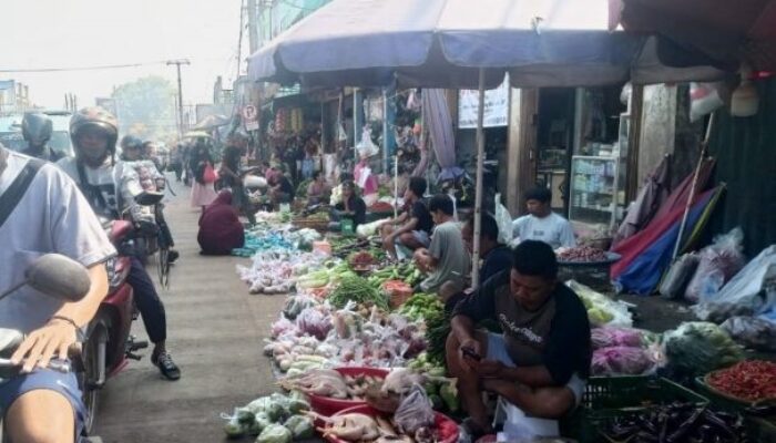 Pemkot Tangsel Bakal Paksa PKL Masuk ke Dalam Pasar Serpong