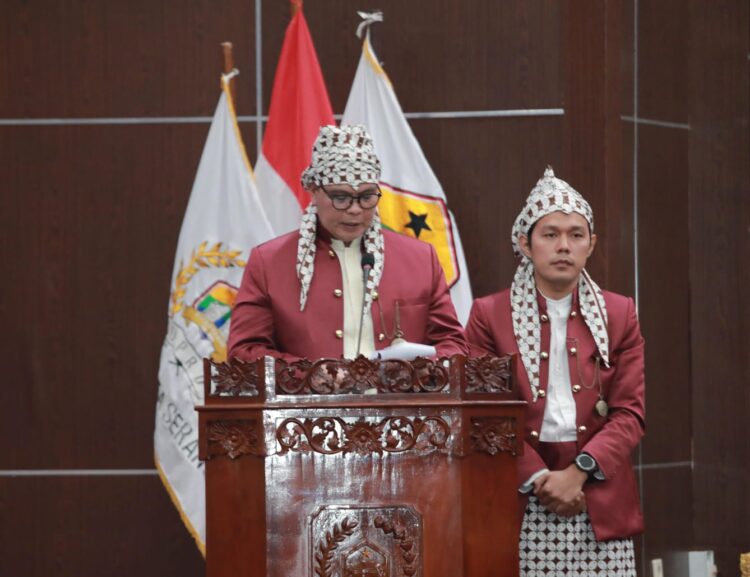 Wali Kota Serang, Budi Rustandi saat memberikan sambutan di Rapat Paripurna DPRD Kota Serang