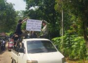 Warga Bangkonol Demo Tolak Sampah Tangsel di Buang ke Pandeglang