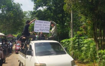 Warga Bangkonol Demo Tolak Sampah Tangsel di Buang ke Pandeglang