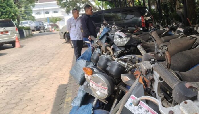 Belasan Kendaraan Dinas Milik Pemprov Banten Berpindah Tangan