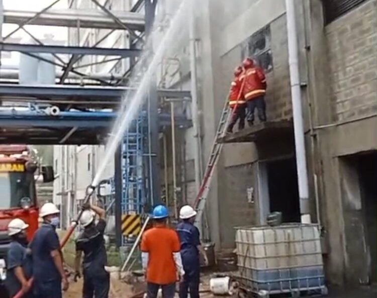 pabrik kimia pt indorama terbakar