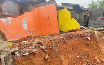Tanah Bergerak Rusak 9 Rumah Warga Lebak