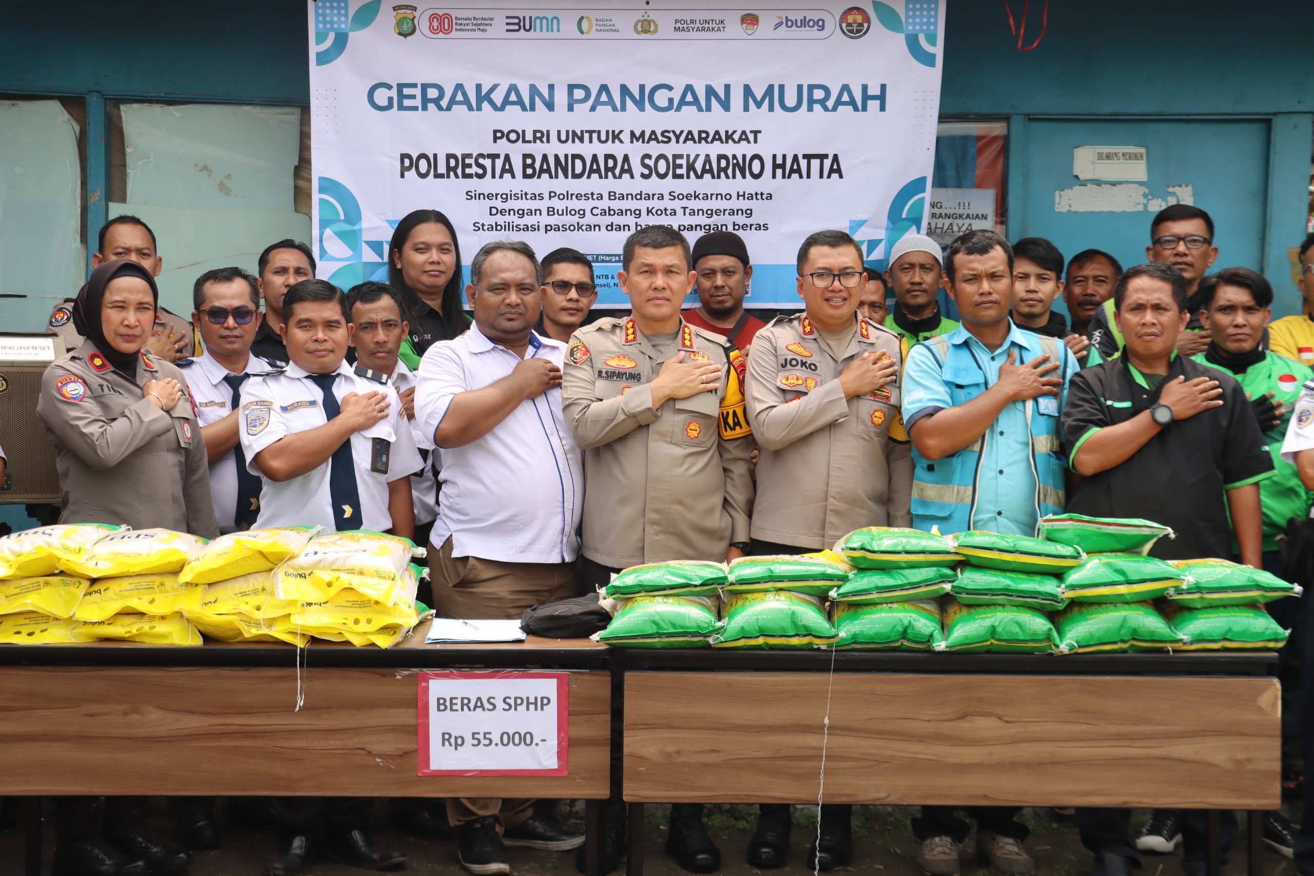 Bantu Ringankan Beban Ekonomi Masyarakat Polresta Bandara Soetta Gelar Bakkes dan Baksos