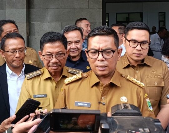 Banten Disebut Darurat Sampah, Andra Soni Curhat ke Menteri LH