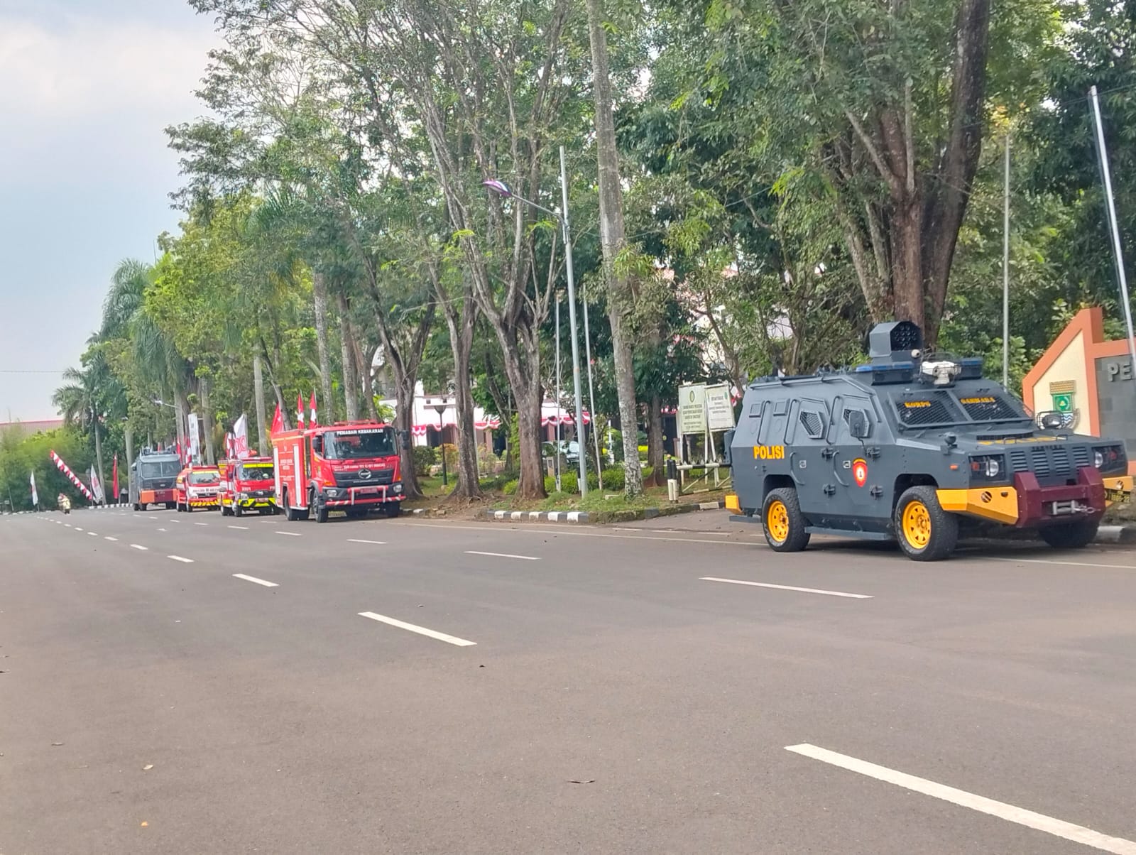 Polisi Siagakan Baraccuda di Puspemkab Tangerang
