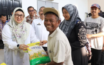 Pemkab Tangerang Jual Beras Bulog dengan Harga Murah