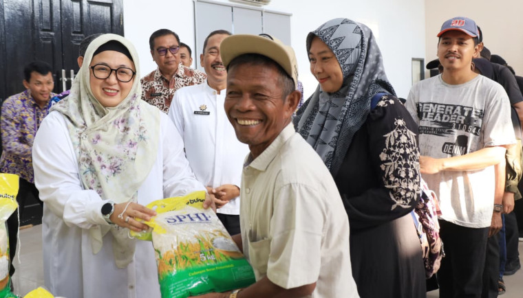 Pemkab Tangerang Jual Beras Bulog dengan Harga Murah