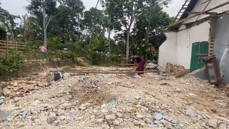 Tanah Bergerak di Lebak