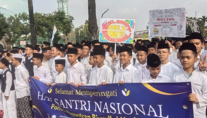 Peringatan Hari Santri, Ribuan Santri Ikut Apel
