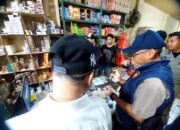 Bea Cukai Banten Sweeping Warung Rokok di Pasar Ciputat Tangsel