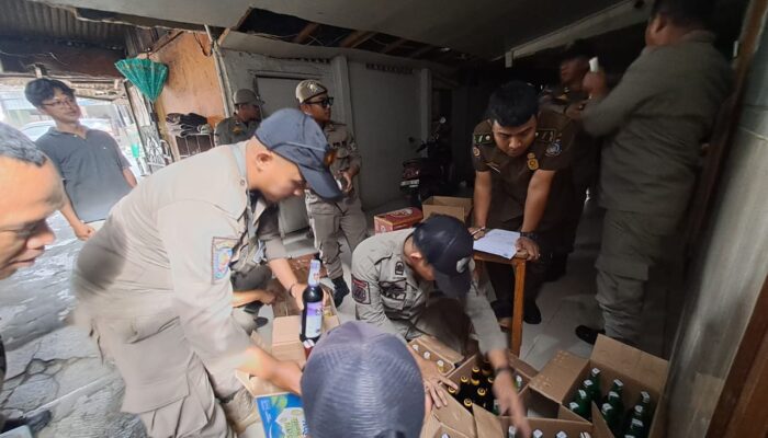 Ribuan Miras Diamankan dari Warung Sembako