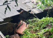 Tebing Runtuh, Rumah Warga Cilegon Rusak Tertimpa Batu