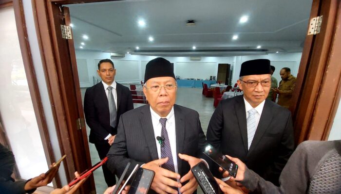 Wali Kota Benyamin Davnie Rombak 11 Pejabat Eselon II