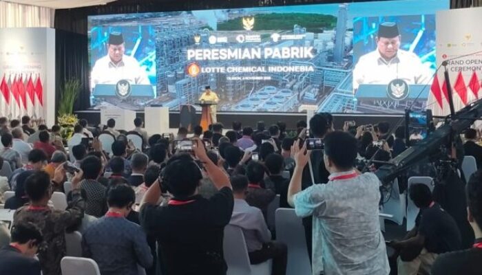 Presiden Prabowo Resmikan PT Lotte Chemical Indonesia di Cilegon
