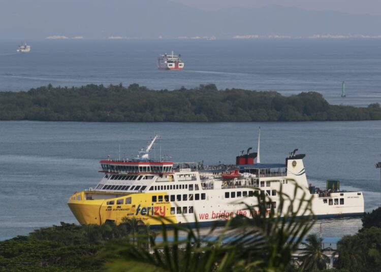 Awas, Cuaca Ekstrem di Penyeberangan Merak-Bakauheni saat Nataru