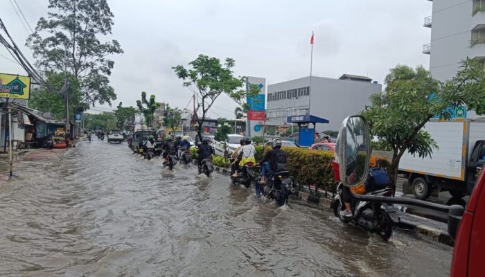 Diguyur Hujan Sejak Subuh, Belasan Titik di Empat Kecamatan Terendam Banjir