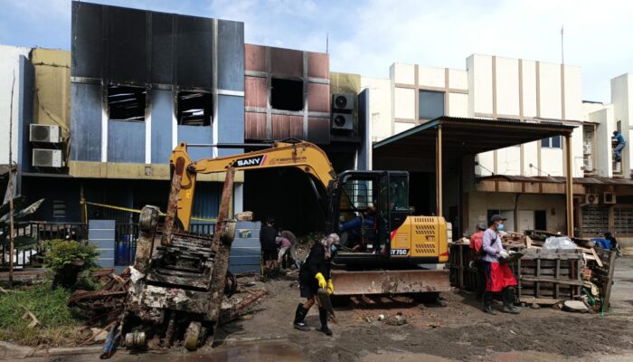 Polisi Mulai Selidiki Kebakaran Gudang Pestisida  yang Cemari Sungai Cisadane