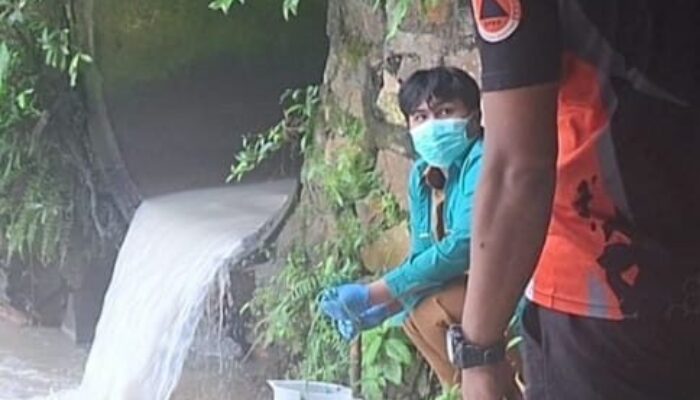 Kebakaran Gudang Kimia di Tangsel Diduga Picu Pencemaran Sungai Cisadane