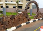 Ornamen Kayu Lapuk di Puspemkot Tangerang Jadi Bahan Tertawaan Warga
