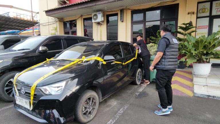 Pasutri Perampas Mobil Ojol di Exit Tol Karang Tengah Ditangkap Polisi