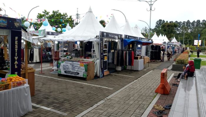 Puluhan Stand Ramaikan Festival Al Azhom Kota Tangerang