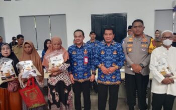 Bupati Tangerang Salurkan 50 Ton Beras Bagi Warga Pra Sejahtera
