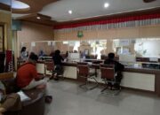 Warga Kota Tangerang Tumplek di Kecamatan Cipondoh