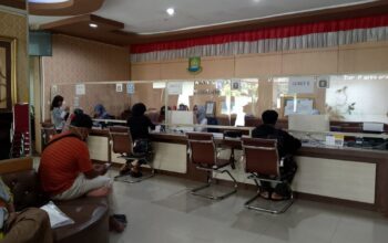 Warga Kota Tangerang Tumplek di Kecamatan Cipondoh